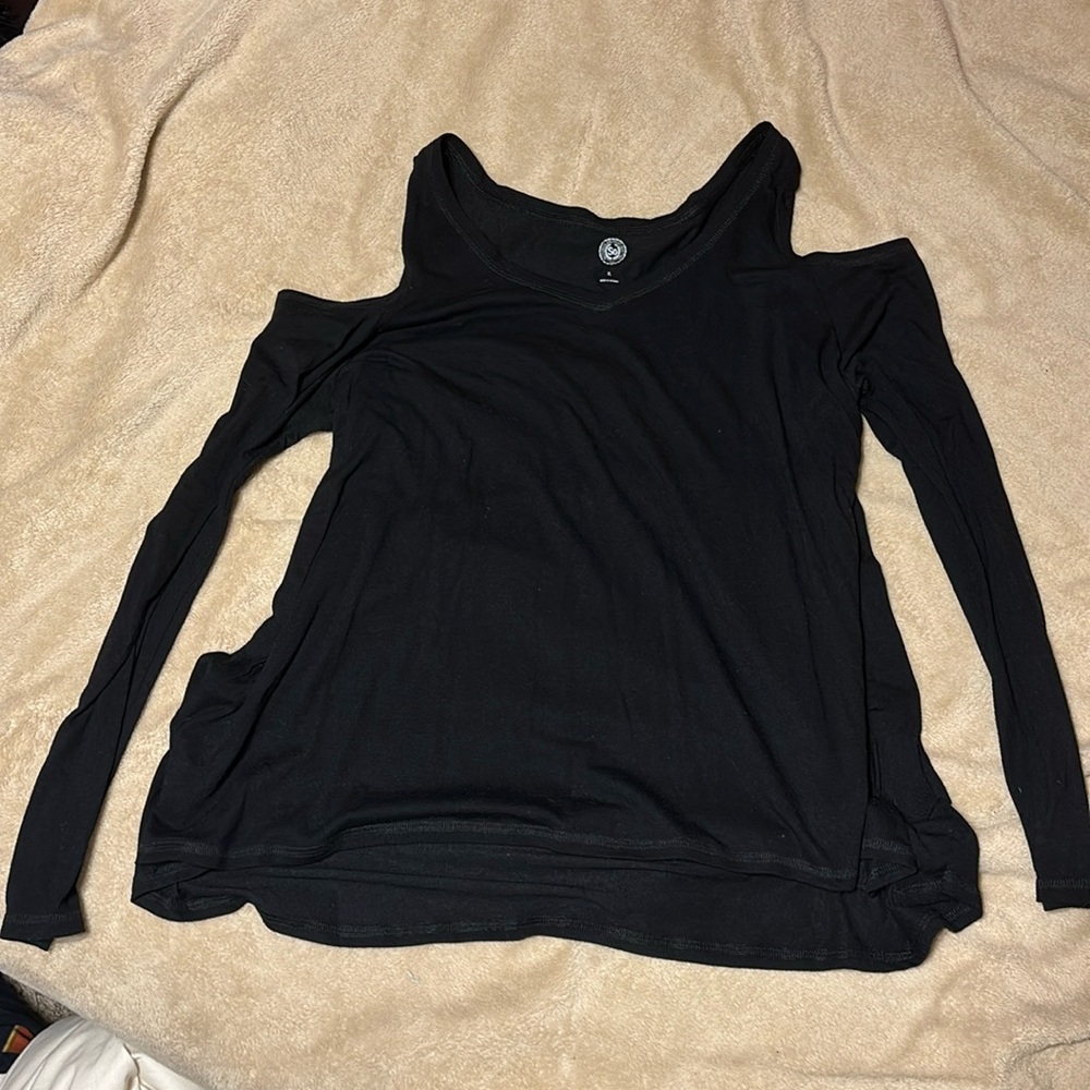 Black long sleeve shirt with open shoulders